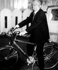 Piero Milandri in bicicletta